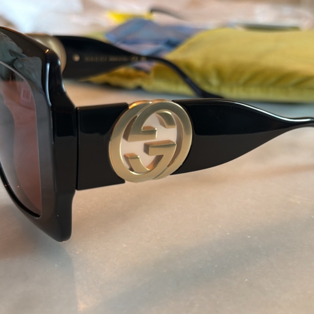 Gucci Sunglasses - Picture 4 of 5